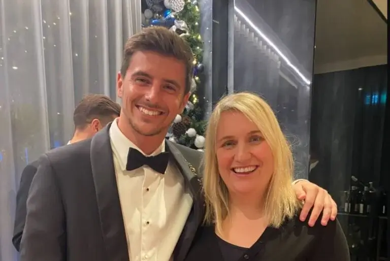 Is Robbie Cummins Married